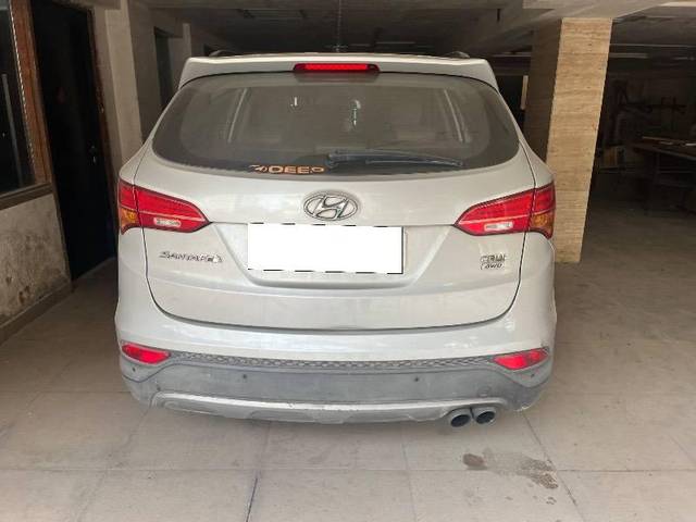 https://images10.gaadi.com/usedcar_image/4512288/original/processed_931a1dc9-c1cd-4287-94fd-d1c612730469.jpeg?imwidth=6401