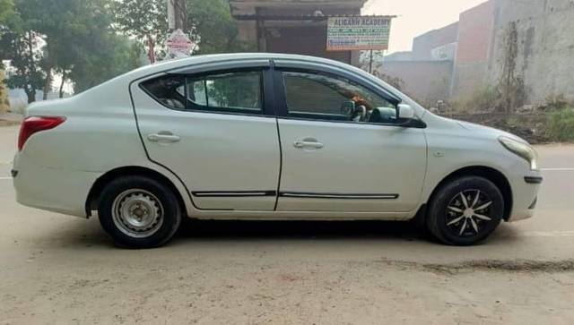 https://images10.gaadi.com/usedcar_image/4512319/original/processed_762aa162-0a54-4660-9c29-a91d7515fc43.jpg?imwidth=6401