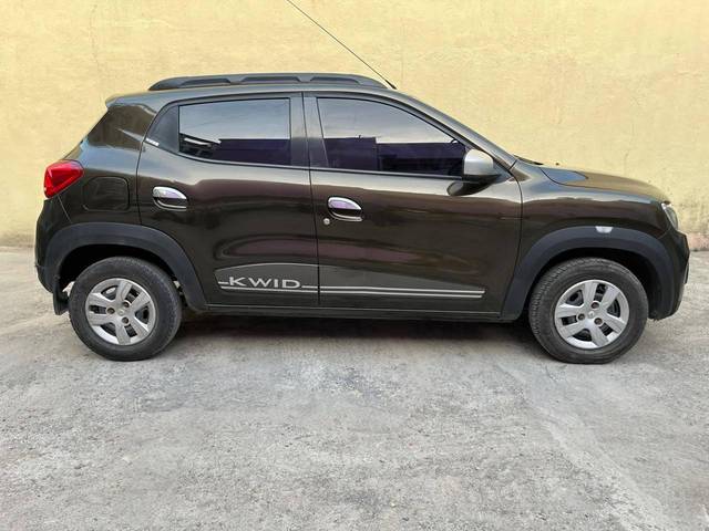 https://images10.gaadi.com/usedcar_image/4512364/original/processed_215c3778891c33e5ca205aa9b5336496.jpg?imwidth=6401