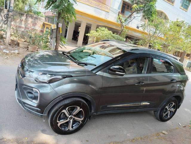 https://images10.gaadi.com/usedcar_image/4512387/original/processed_b648fa730ee47c5c84ce65c0c2f48461.jpg?imwidth=6402