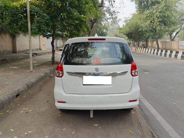 https://images10.gaadi.com/usedcar_image/4512389/original/processed_fdb03f330d7999994bbb72306dfc4153.jpg?imwidth=6401