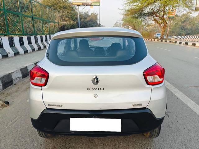 https://images10.gaadi.com/usedcar_image/4512390/original/processed_762cf40a07ae43f672678b003d9a0a84.jpg?imwidth=6401