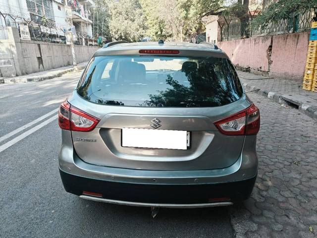 https://images10.gaadi.com/usedcar_image/4512391/original/processed_fa61a7cc3f5e3671d5b9d5ee36306144.jpg?imwidth=6401