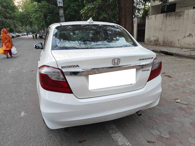 https://images10.gaadi.com/usedcar_image/4512394/original/processed_7b1115192c6678f585db5a636f8e2b27.jpg?imwidth=6401