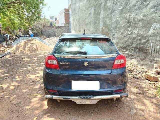 https://images10.gaadi.com/usedcar_image/4512401/original/processed_c5219565-1416-4b9b-a4de-31397523b951.jpg?imwidth=6401
