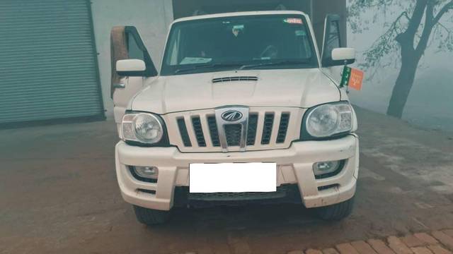 https://images10.gaadi.com/usedcar_image/4512419/original/processed_af0e40d4-6094-45ec-8ca1-b88338ff0cc7.jpg?imwidth=6400