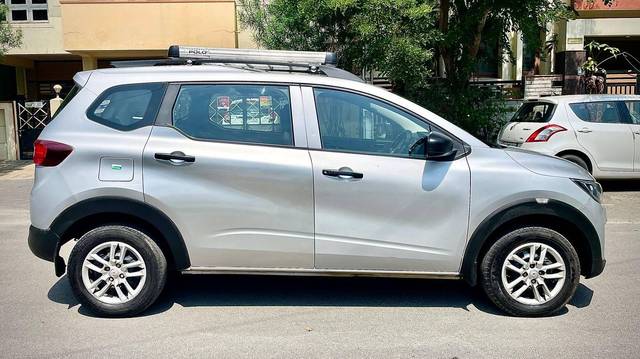 https://images10.gaadi.com/usedcar_image/4512423/original/processed_3309ee42e0536e4a7b47eba3f03261c6.jpg?imwidth=6401