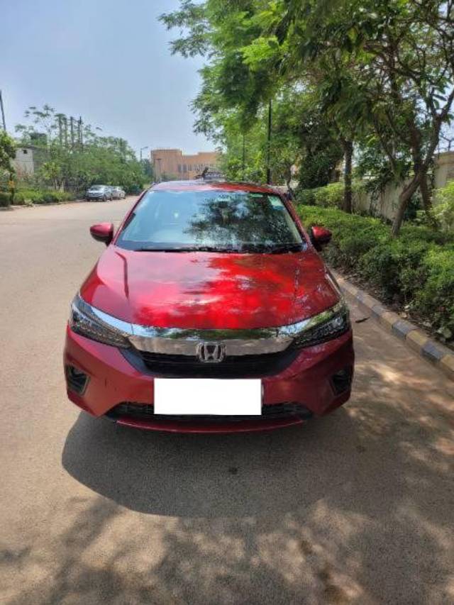 https://images10.gaadi.com/usedcar_image/4512429/original/processed_431a4455-c19d-440e-86bd-e52058a3920d.jpg?imwidth=6402