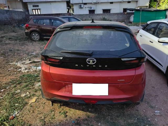 https://images10.gaadi.com/usedcar_image/4512443/original/processed_5398d0be-ee18-4ee4-b359-dbb113900201.jpg?imwidth=6402