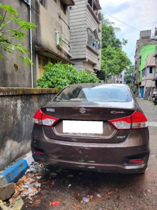 https://images10.gaadi.com/usedcar_image/4512445/original/processed_6b7cbc9a-5223-47e4-9d64-c742a5b718e5.jpg?imwidth=6402