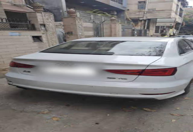 https://images10.gaadi.com/usedcar_image/4512449/original/c460b792-ba9c-40c2-be57-9635f407e3dc.?imwidth=6401