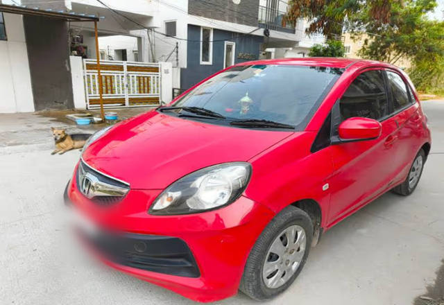 https://images10.gaadi.com/usedcar_image/4512450/original/a050bb1f-bb4f-4872-91f8-23ff0e4c1959.?imwidth=6400