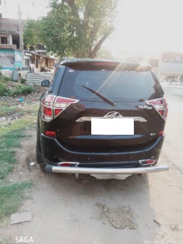 https://images10.gaadi.com/usedcar_image/4512455/original/processed_766b5685-c334-4209-be97-07e56bcf36f3.jpg?imwidth=6401