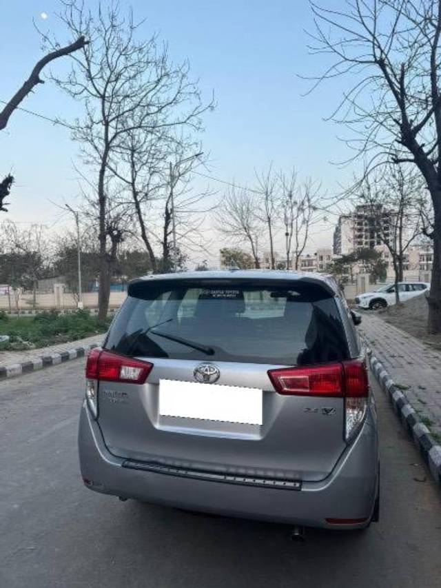https://images10.gaadi.com/usedcar_image/4512460/original/processed_abd5d536-066c-4949-9da8-a248b7ad0f01.jpeg?imwidth=6401