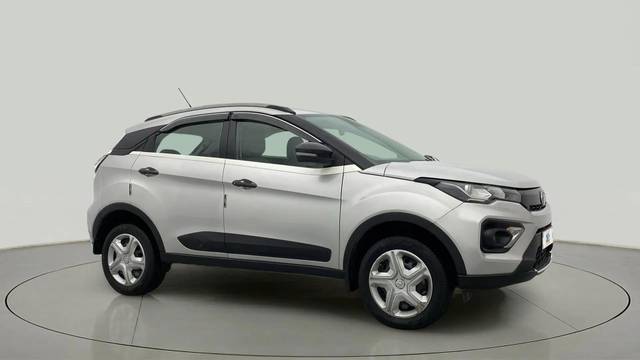 https://images10.gaadi.com/usedcar_image/4512486/original/930b08aaabbd1fc74a2efb9a73388984.jpg?imwidth=6400