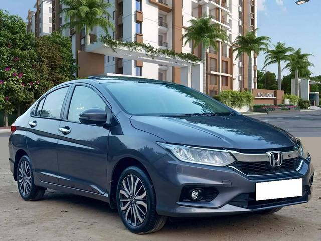https://images10.gaadi.com/usedcar_image/4512487/original/processed_7a63d15e50c9267788e66c9b49cbe8af.jpg?imwidth=6400