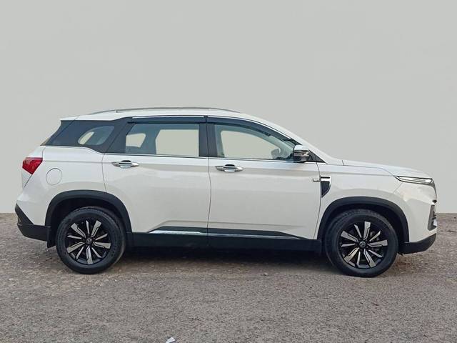 https://images10.gaadi.com/usedcar_image/4512491/original/processed_348fbd6aa07e413357d753644c00f27f.jpg?imwidth=6401