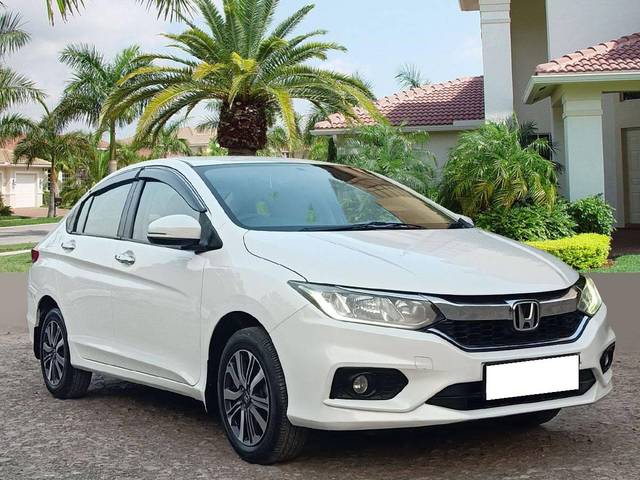 https://images10.gaadi.com/usedcar_image/4512494/original/processed_f49344142f6d97cef64de4c98ac9e5f4.jpg?imwidth=6400