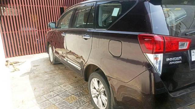 https://images10.gaadi.com/usedcar_image/4512498/original/processed_5de0932c-7c78-4273-bfc7-f1bf8dd768a0.jpeg?imwidth=6402