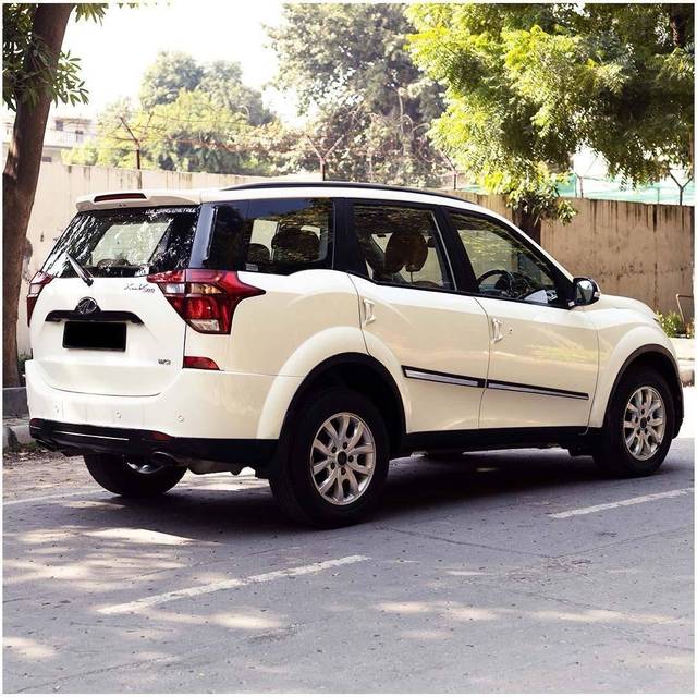 https://images10.gaadi.com/usedcar_image/4512499/original/processed_1b7860c529869db6dced8c0302137047.jpg?imwidth=6401