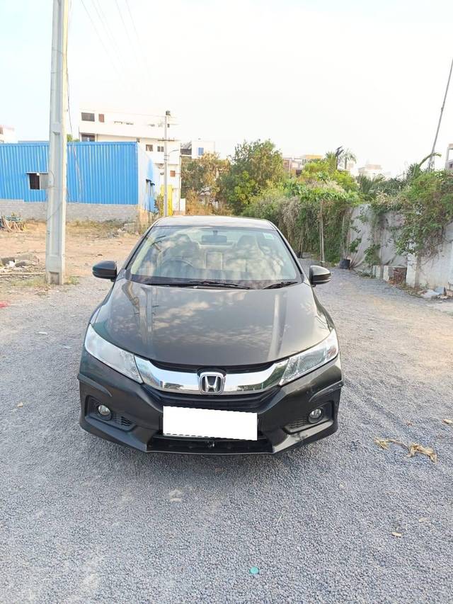 https://images10.gaadi.com/usedcar_image/4512504/original/processed_a8ffc6425a10e85d41835d4384e23ab8.jpg?imwidth=6400