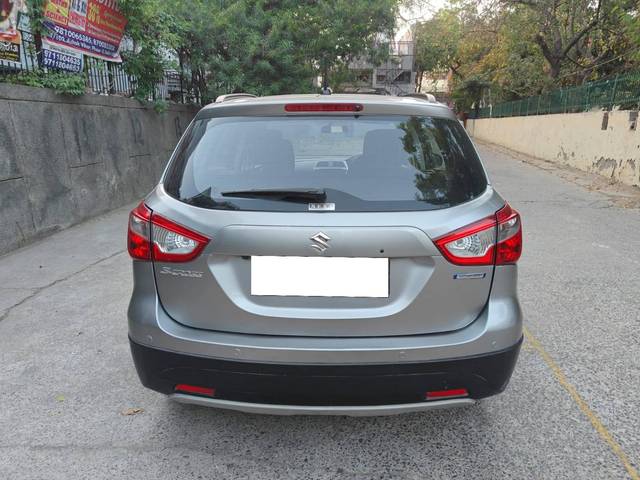 https://images10.gaadi.com/usedcar_image/4512509/original/processed_495a59b0559faee1dd5c9e310475cea2.jpg?imwidth=6401