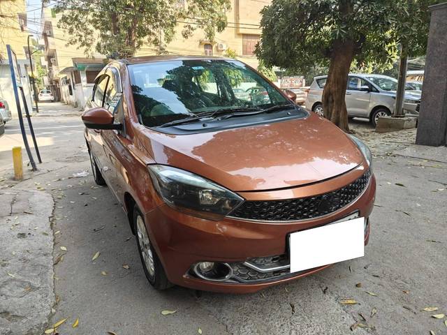 https://images10.gaadi.com/usedcar_image/4512512/original/processed_5fbe9c29cc220d21d0f4e1dae2ad1360.jpg?imwidth=6400