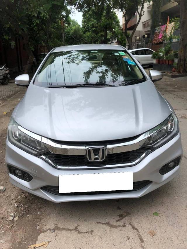 https://images10.gaadi.com/usedcar_image/4512517/original/processed_23e4f99690183f764b2e508e963f0492.jpg?imwidth=6400