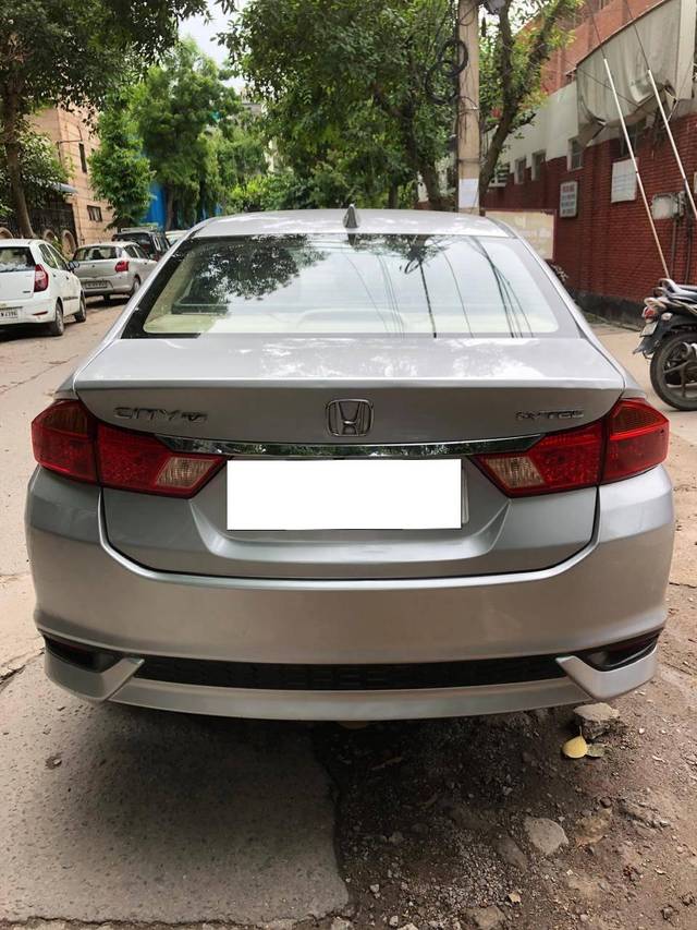 https://images10.gaadi.com/usedcar_image/4512517/original/processed_cc59c1ec64ed4d623620be3cafd85e03.jpg?imwidth=6401