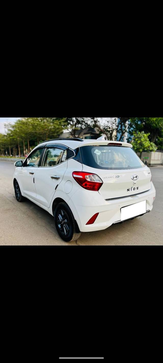 https://images10.gaadi.com/usedcar_image/4512518/original/processed_2f372e1da25945af6d280dd5b8bf62f7.jpg?imwidth=6400