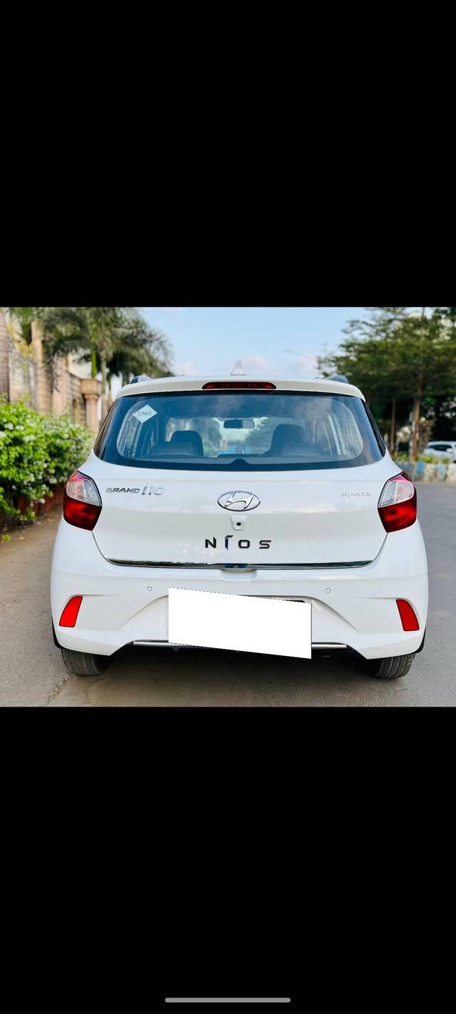 https://images10.gaadi.com/usedcar_image/4512518/original/processed_643eeecc6d701aa73425781645238981.jpg?imwidth=6401