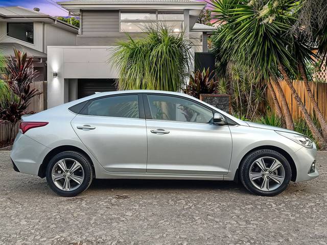 https://images10.gaadi.com/usedcar_image/4512527/original/c21177e1c80d0b19e08fce1525d2ceeb.jpg?imwidth=6401