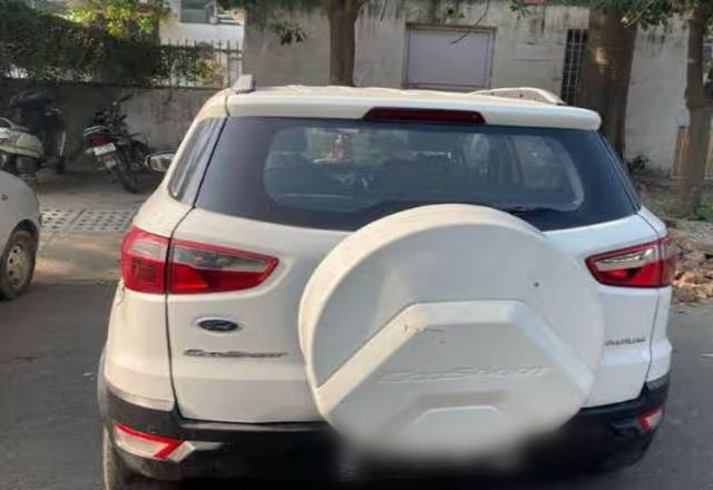 https://images10.gaadi.com/usedcar_image/4512528/original/d4036bc8-ce86-4c66-acc1-7eb194e4af44.?imwidth=6402