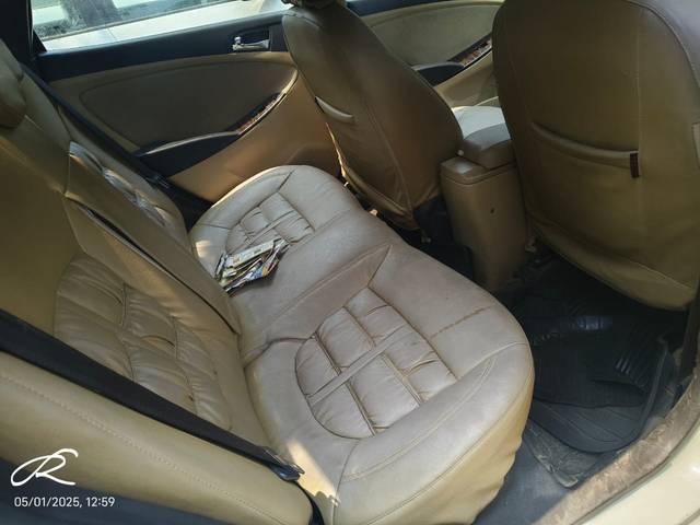 https://images10.gaadi.com/usedcar_image/4512552/original/adc97ee1babd04ce95f8300e5eb10607.jpg?imwidth=6402
