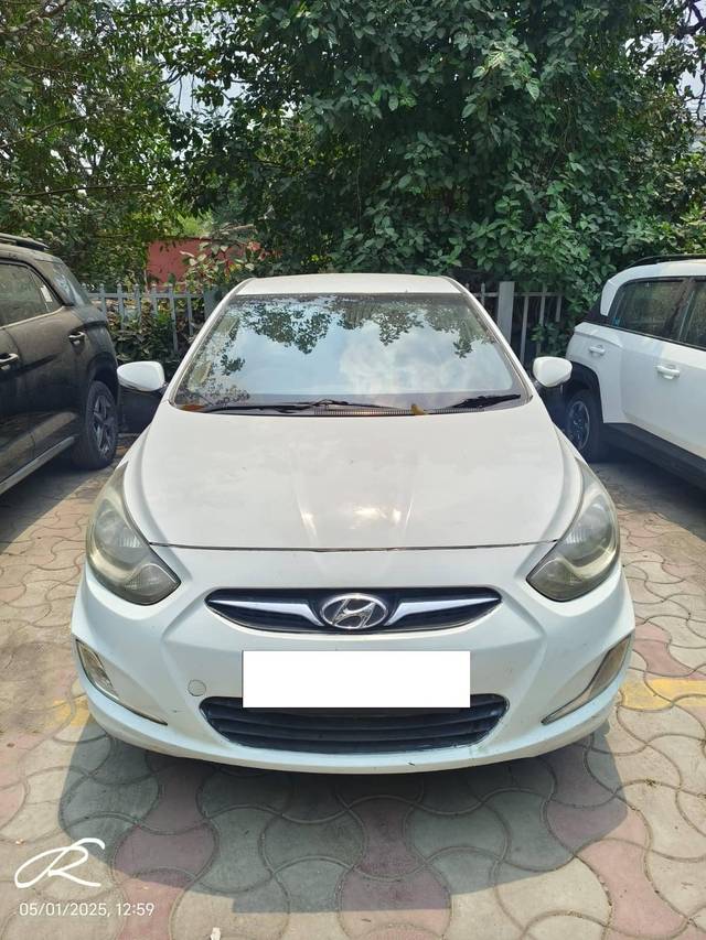 https://images10.gaadi.com/usedcar_image/4512552/original/processed_89d6cf0d5802b993284e59e663a28733.jpg?imwidth=6400