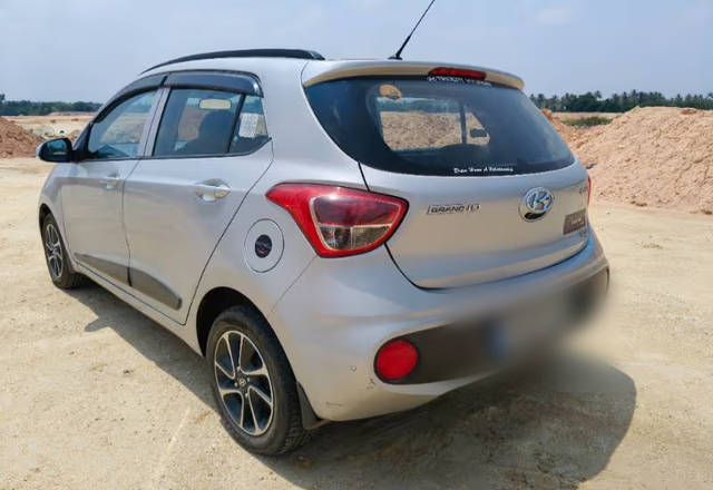 https://images10.gaadi.com/usedcar_image/4512567/original/7ab30991-8005-459e-bfae-e3a29ce8a4df.?imwidth=6401