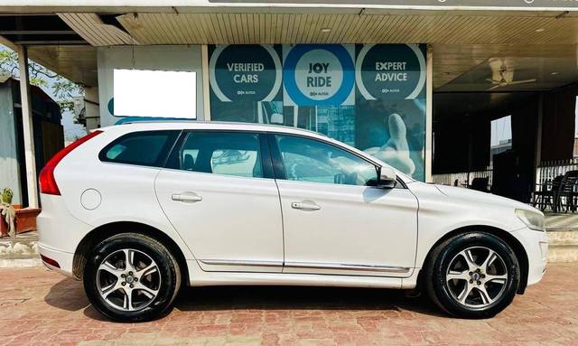 https://images10.gaadi.com/usedcar_image/4512573/original/processed_414ad7259f440eb11e18d51b500ba986.jpg?imwidth=6401