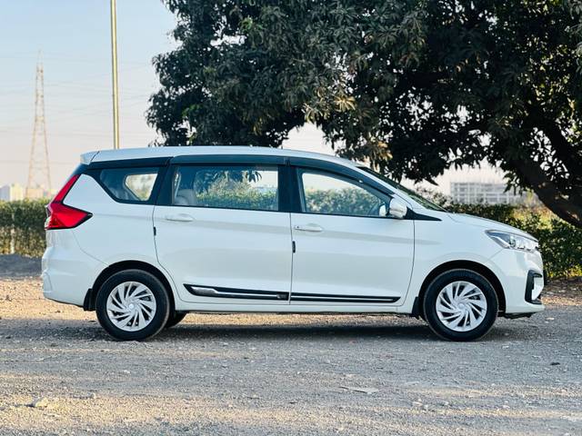 https://images10.gaadi.com/usedcar_image/4512576/original/e27a2a62ccb6a20fa8dec795af1eb32b.jpg?imwidth=6401