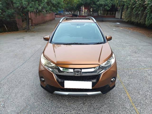 https://images10.gaadi.com/usedcar_image/4512586/original/processed_612a579d6108b36983143a9128293b4f.jpg?imwidth=6402