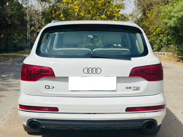 https://images10.gaadi.com/usedcar_image/4512599/original/processed_a5ef4524a1e5fed9573a4c9902b673a7.jpg?imwidth=6401