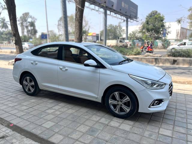 https://images10.gaadi.com/usedcar_image/4512607/original/processed_8be21da3c57fa539ae177f1ead475f18.jpg?imwidth=6400