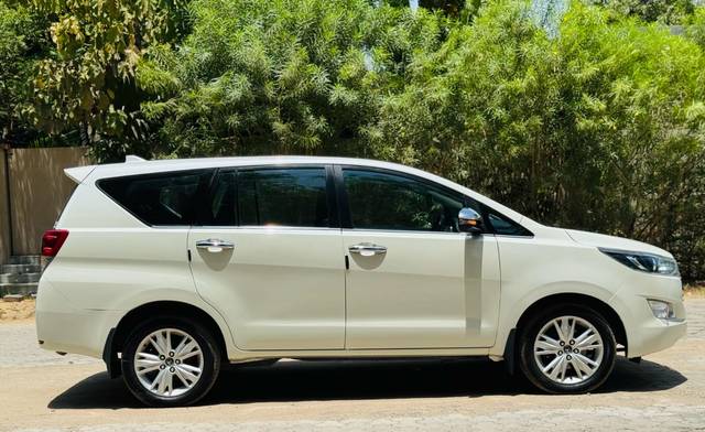 https://images10.gaadi.com/usedcar_image/4512612/original/478f3fc763bfcfb218abd776af162c95.jpg?imwidth=6401