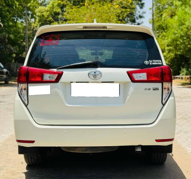 https://images10.gaadi.com/usedcar_image/4512612/original/processed_2b01ee27ae3acea1f65ccb2310127f95.jpg?imwidth=6402
