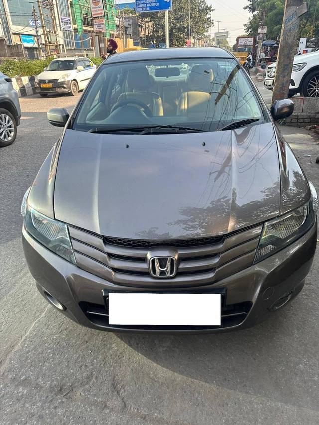 https://images10.gaadi.com/usedcar_image/4512614/original/processed_5bc86dfe586b4317a4c95caa88e0b1ab.jpg?imwidth=6400