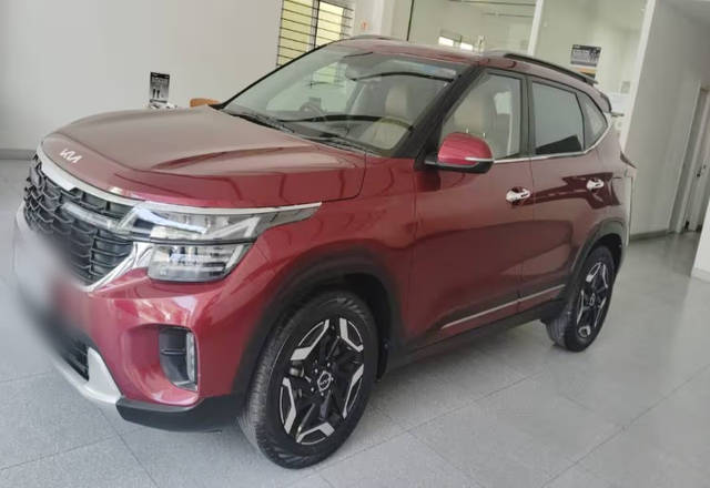 https://images10.gaadi.com/usedcar_image/4512616/original/aa3ebf92-656d-4d19-9b28-86c0b18700aa.?imwidth=6402