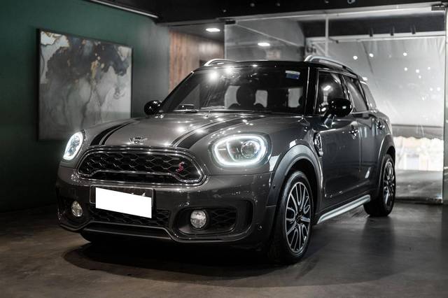 https://images10.gaadi.com/usedcar_image/4512619/original/processed_0691b2b0b039721a89324d30842785fd.jpg?imwidth=6401