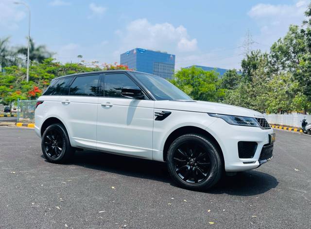 https://images10.gaadi.com/usedcar_image/4512630/original/processed_2b16ec56ef3a937dfa6c9aeb8c245088.jpg?imwidth=6400