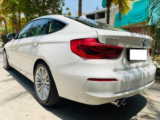 https://images10.gaadi.com/usedcar_image/4512631/original/processed_02041f16b4af8c871b702f8d84ff8e36.jpg?imwidth=6401