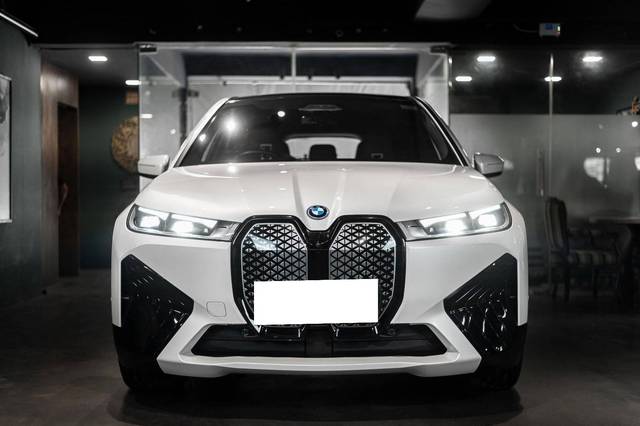 https://images10.gaadi.com/usedcar_image/4512632/original/processed_6697c325a3edca41173e6284eef513b7.jpg?imwidth=6402