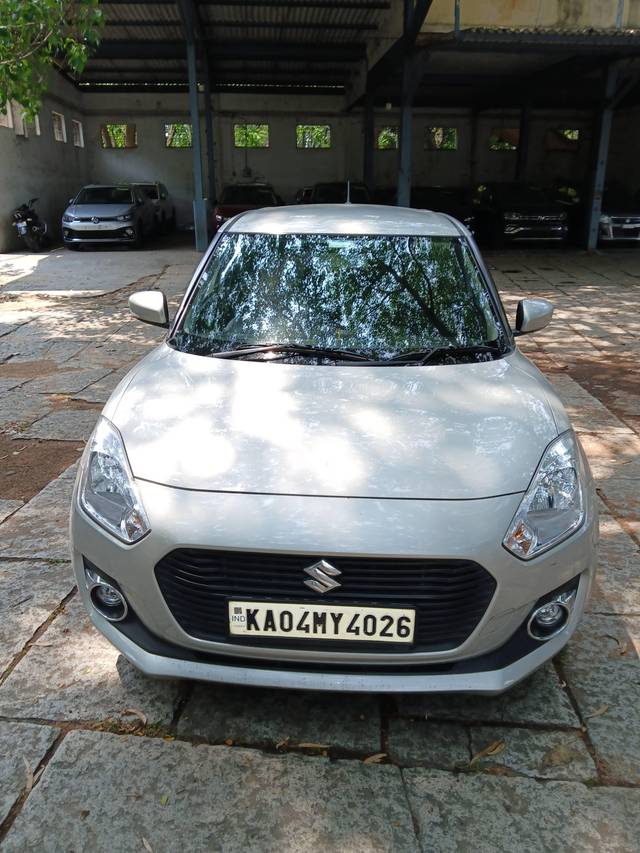 https://images10.gaadi.com/usedcar_image/4512633/original/processed_2f06aaa5-7459-4e06-a7ea-f7526e734878.jpg?imwidth=6400